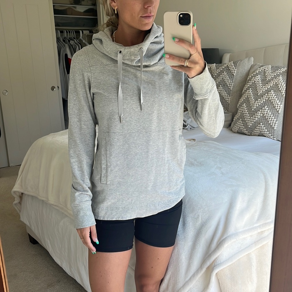 Lululemon sweatshirt